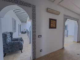 Riad Tonaroz Gold