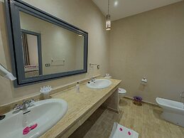 Riad Tonaroz Gold