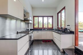 6BR Villa Huge Pool & Mountain View V89