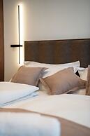 Bumblebee apartments & rooms with pool