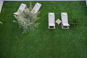 Bumblebee apartments & rooms with pool