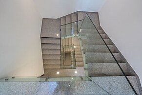 Bumblebee apartments & rooms with pool