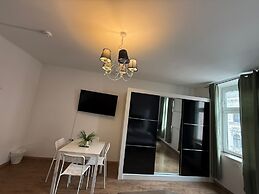 Affordable 2BR Apt Superb Location