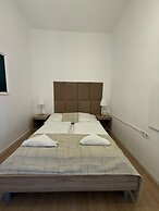 Affordable 2BR Apt Superb Location