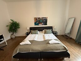 Affordable 2BR Apt Superb Location
