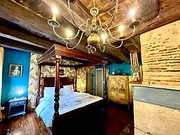 Le Colombier De Cyrano Et Roxane