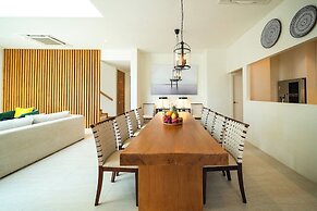 Teak 5BR Pool Villa Bang Tao + Airport Shuttle