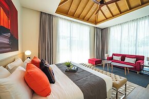Teak 5BR Pool Villa Bang Tao + Airport Shuttle