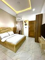 Serviced Apartment