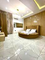 Serviced Apartment