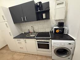 Stylish 1BR Apartment City Center