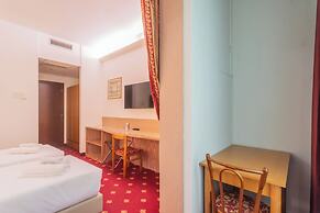 Hotel Polo