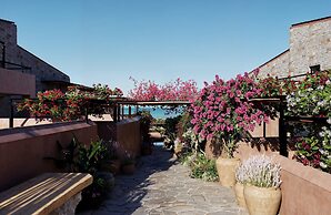 Volta Seaside Boutique Hotel