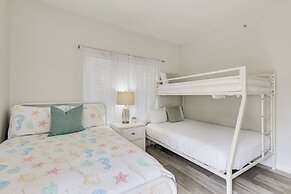 2 Mi to Ocean! Poolside Escape in Miramar Beach