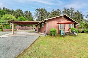 Fish & Hike: Quiet Smith River Cabin Near Ocean!