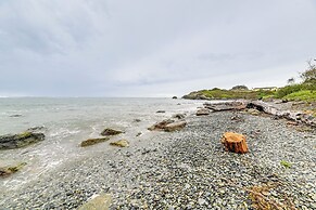 Fish & Hike: Quiet Smith River Cabin Near Ocean!