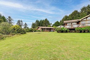 Fish & Hike: Quiet Smith River Cabin Near Ocean!