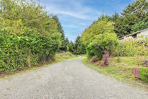 Fish & Hike: Quiet Smith River Cabin Near Ocean!