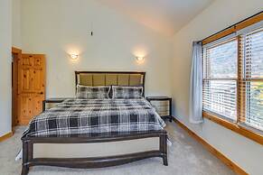 Mtn-view Cabin w/ Private Hot Tub in Georgetown!