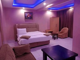 GoldRush Suites