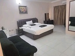 GoldRush Suites