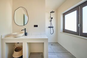 Wander Surf House