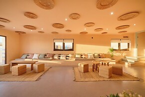 Wander Surf House