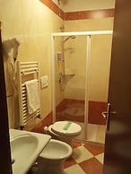 HOTEL HENRY