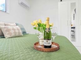 Luxury Suite Studio With Kitchen Spa Shower