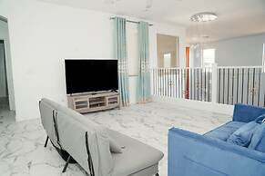 Large Family Home Near Phoenix