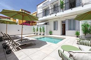 MESBEGLIA LUXURY ROOMS