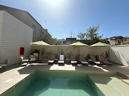 MESBEGLIA LUXURY ROOMS