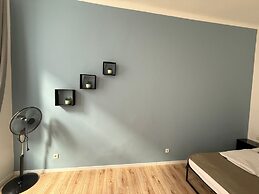 Cozy 1BR Apt Walk to Westbahnhof