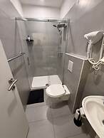 Chic 1BR Apt Steps from Schönbrunn