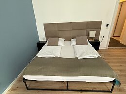 Chic 1BR Apt Steps from Schönbrunn