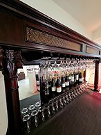 Old Ridgeway Hotel