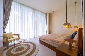 Ultra-Modern 6-Bedroom in GolfCourse PH6