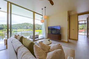Ultra-Modern 6-Bedroom in GolfCourse PH6