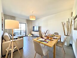 P RA SEA View With Pool by Homing