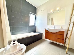 P RA SEA View With Pool by Homing