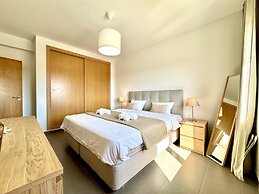 P RA SEA View With Pool by Homing