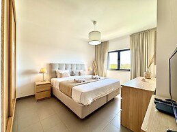 P RA SEA View With Pool by Homing