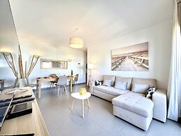 P RA SEA View With Pool by Homing