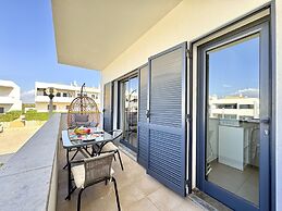 P RA SEA View With Pool by Homing