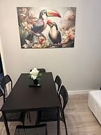 Simple 2BR Near Westbahnhof Station