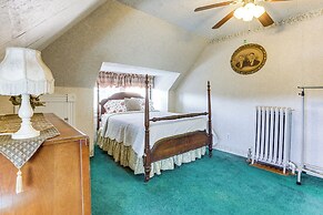 Groups Welcome! Historic Queen Anne Gem in Garrett