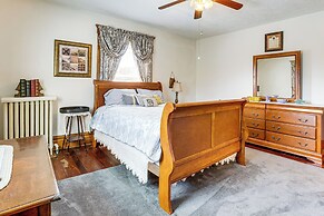 Groups Welcome! Historic Queen Anne Gem in Garrett