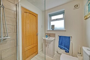 One Bed in Guilden Sutton by Guestz