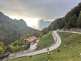 Veitenhof Alm im autofreien Kaisertal