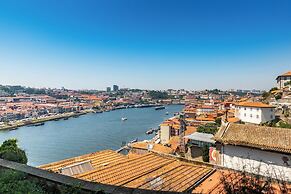 Porto Haven - Under the Luís I Bridge